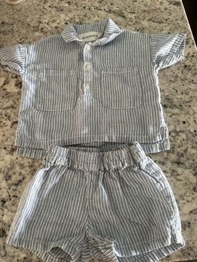 H&m adorables linen Striped Two-Piece Shirt & Shorts Set - Light Blue and White